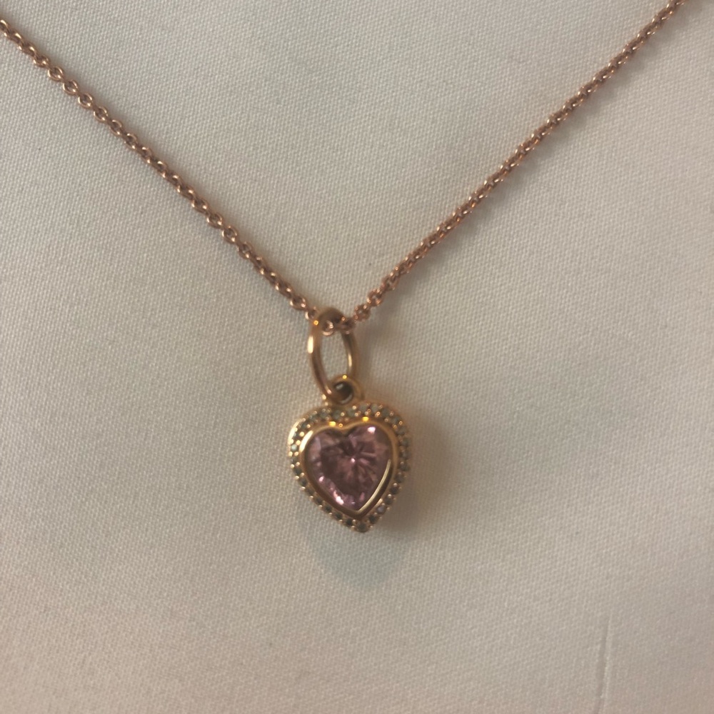 Pandora Sparkling love pendant in rose with chain